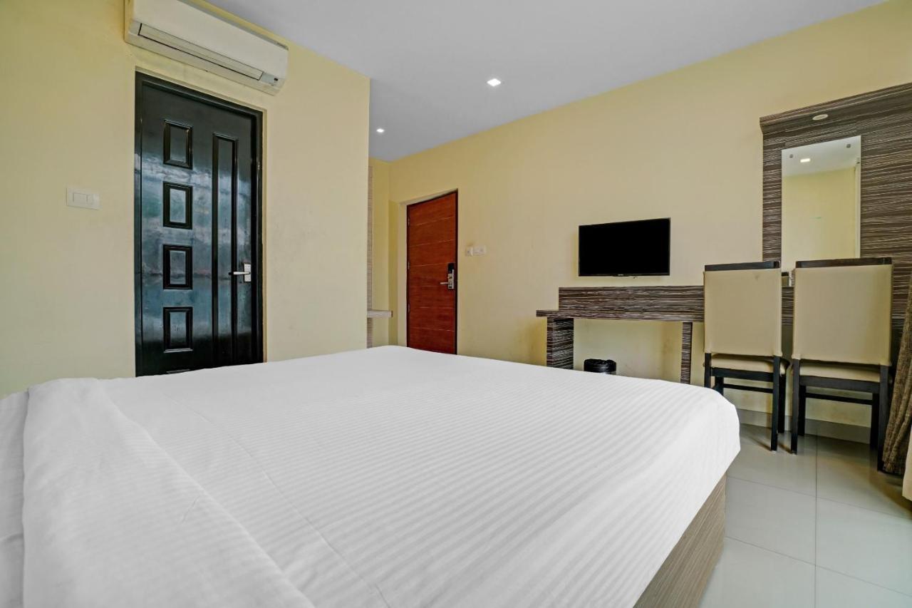 Capital O 87015 Hotel Al Salama Kochi Exterior foto