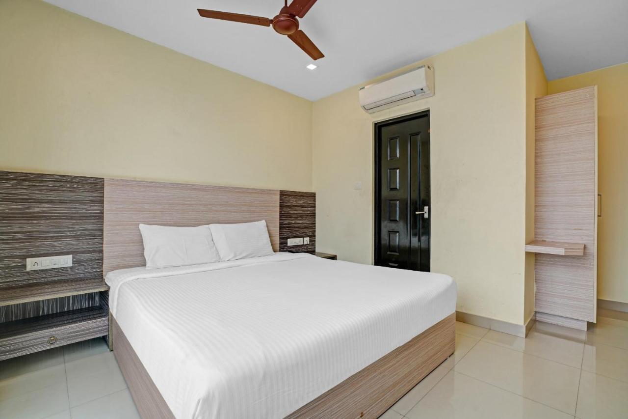 Capital O 87015 Hotel Al Salama Kochi Exterior foto