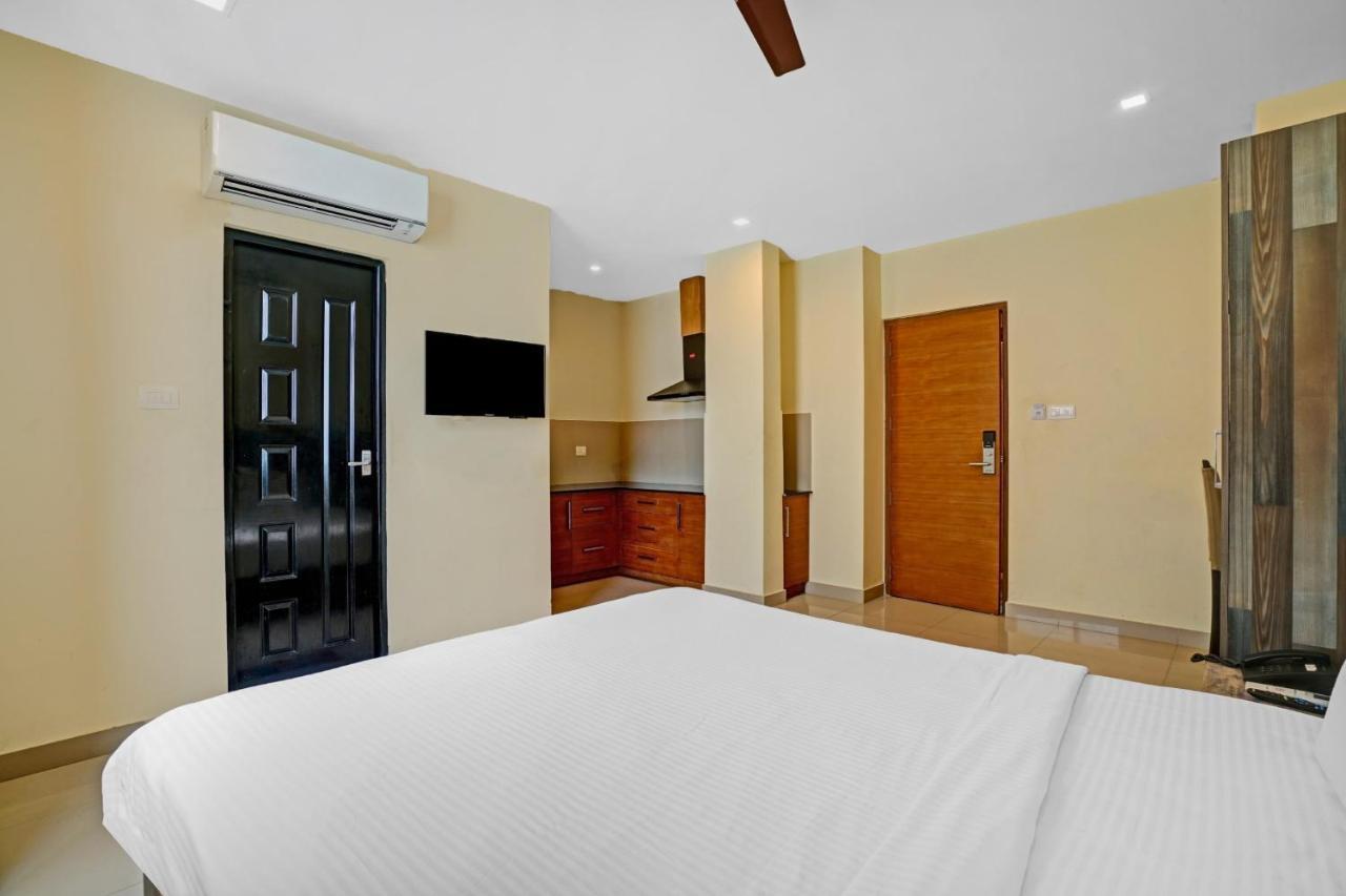 Capital O 87015 Hotel Al Salama Kochi Exterior foto