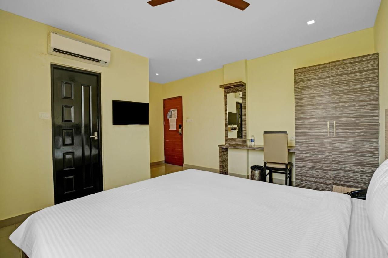 Capital O 87015 Hotel Al Salama Kochi Exterior foto