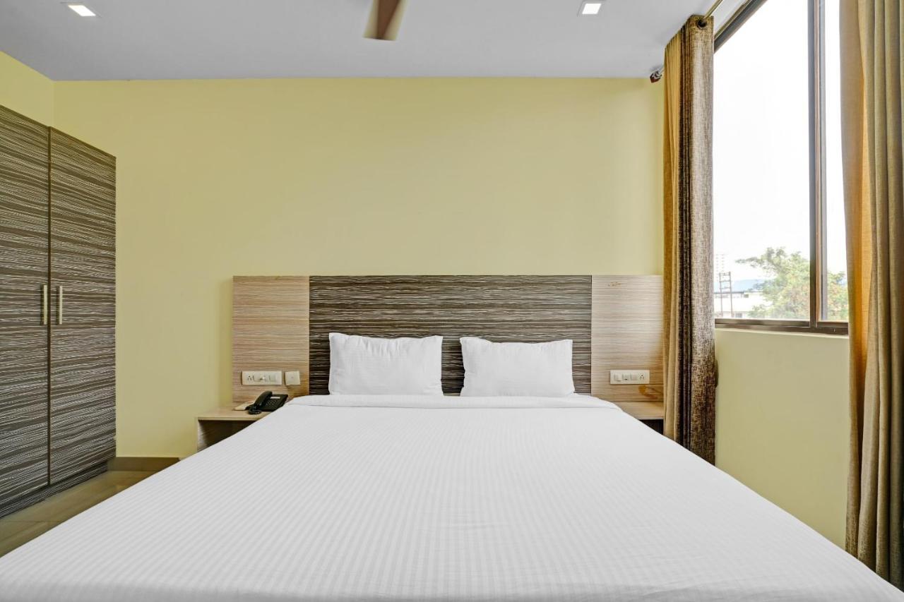 Capital O 87015 Hotel Al Salama Kochi Exterior foto