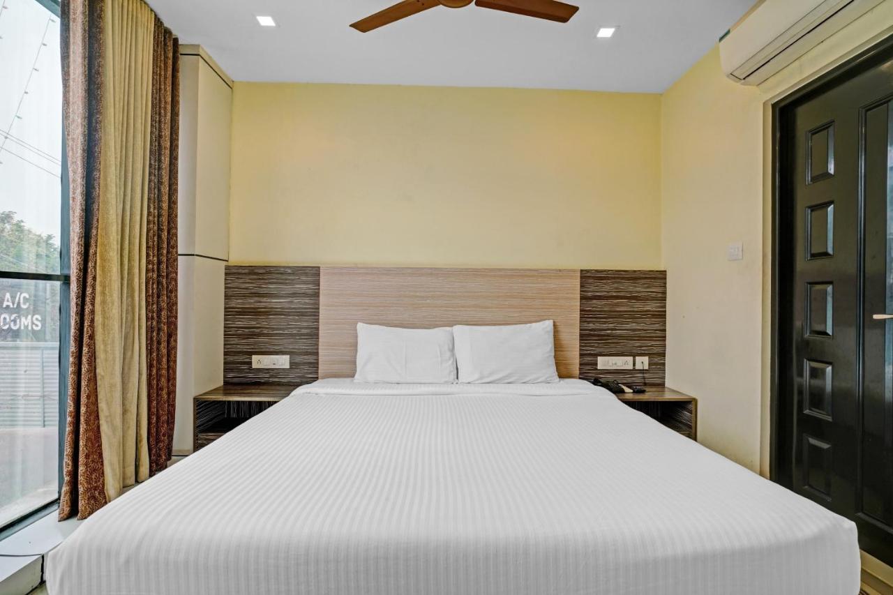 Capital O 87015 Hotel Al Salama Kochi Exterior foto